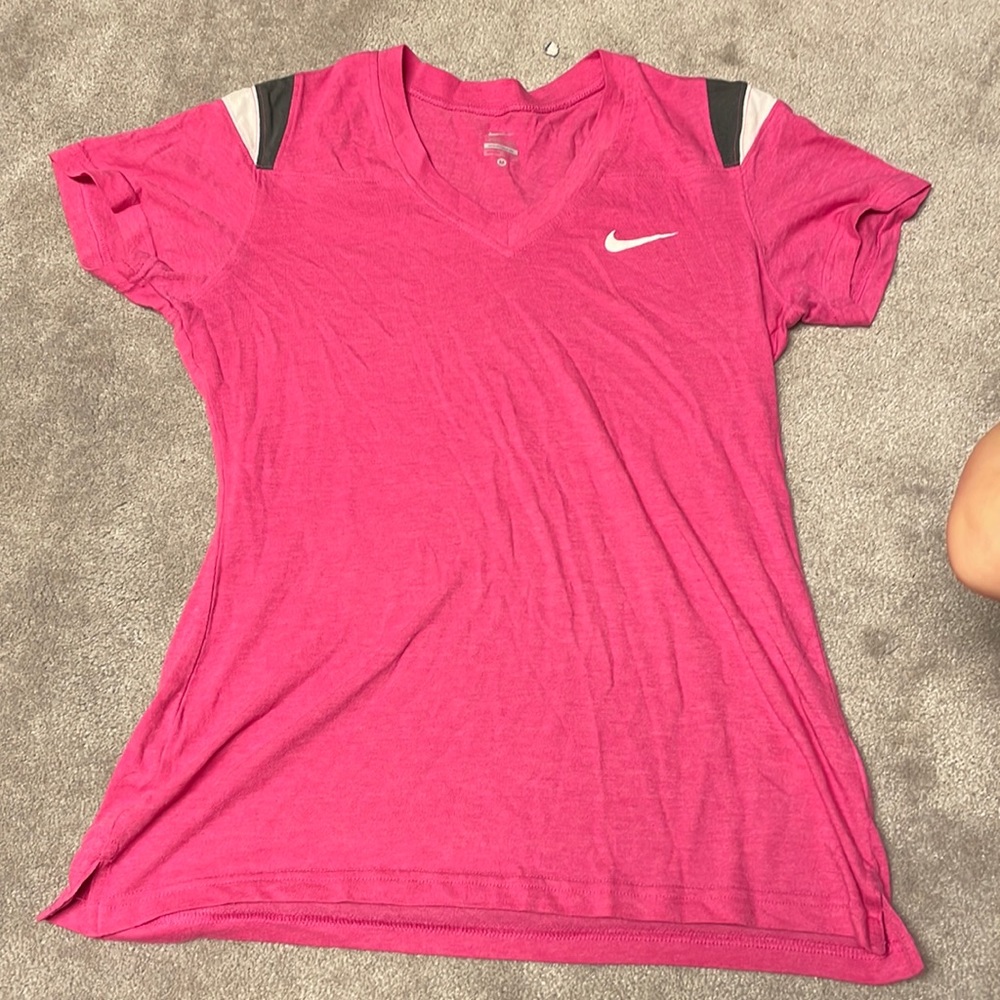 Nike short sleeve shirt. Size M